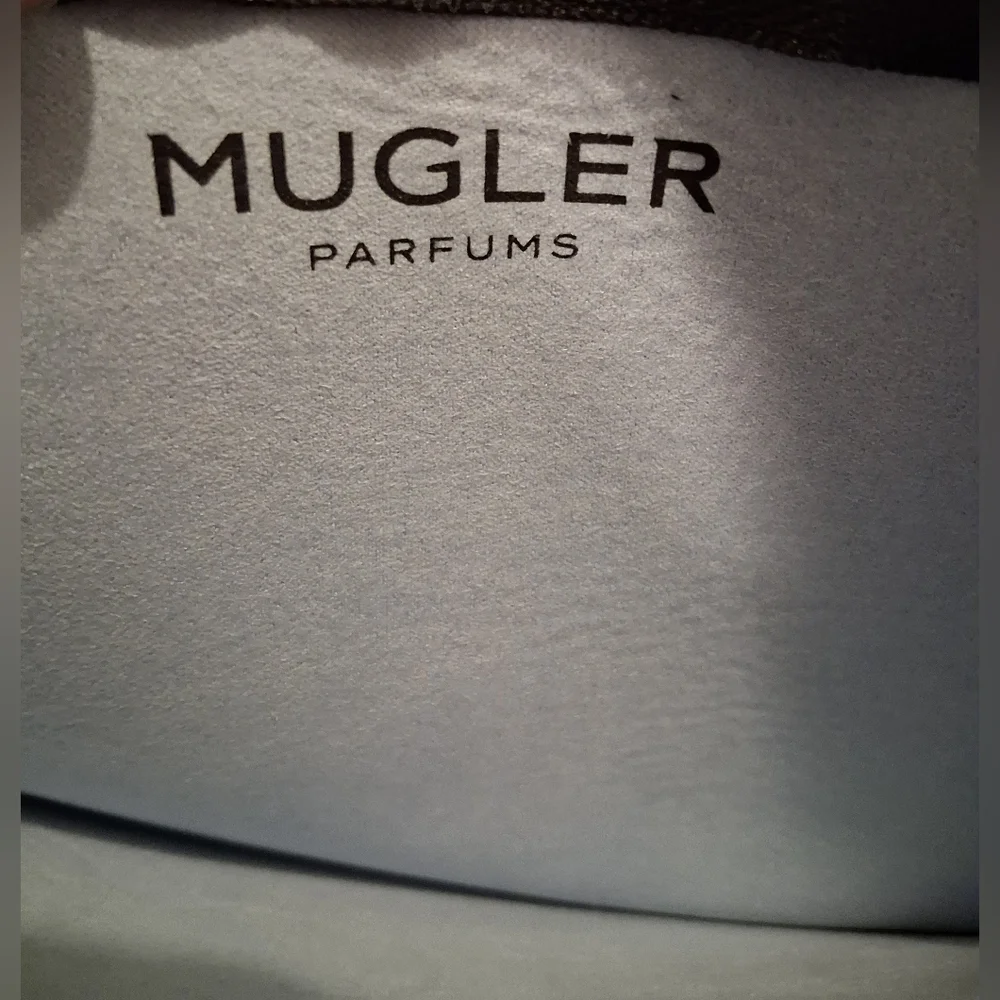 NWOT Thierry Mugler Parfum Black Vegan Cosmetic Makeup Beauty Travel Pouch Bag